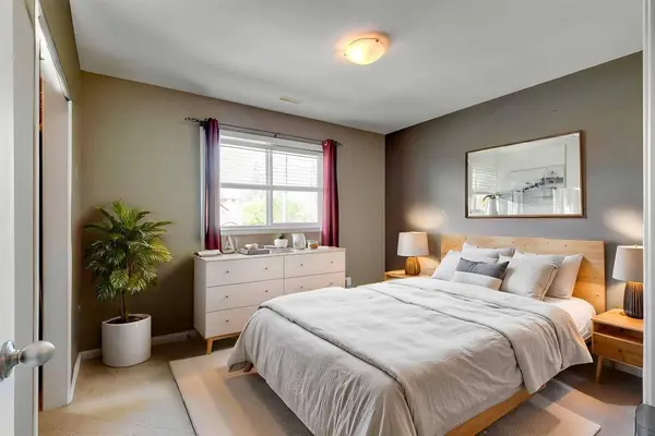 4 AVENUE AVE #324B, Strathmore, AB T1P 1B5