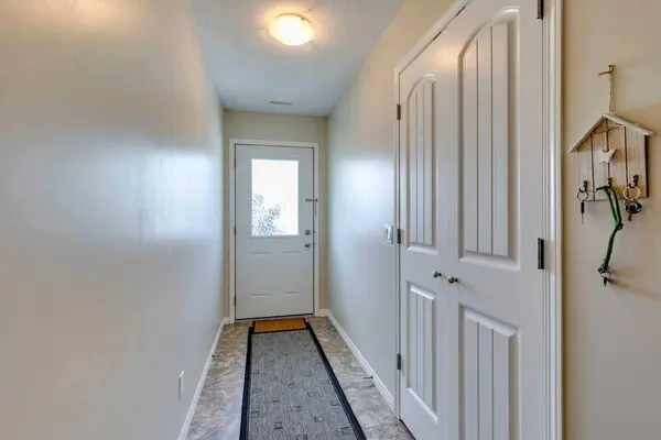 4 AVENUE AVE #324B, Strathmore, AB T1P 1B5