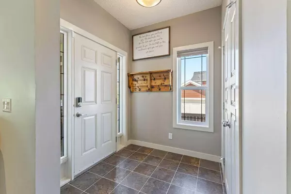 97 River Heights CRES, Cochrane, AB T4C 0J5