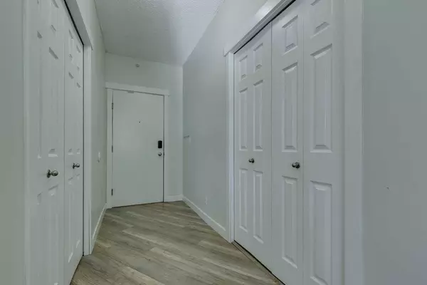 3 325 ST SE #204, Calgary, AB T2G0T9