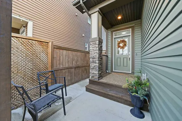 24 Legacy Glen VW SE, Calgary, AB T2X2J4