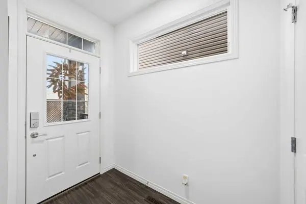 24 Legacy Glen VW SE, Calgary, AB T2X2J4