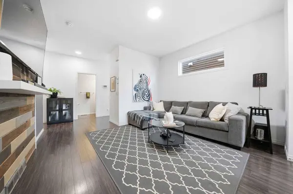 24 Legacy Glen VW SE, Calgary, AB T2X2J4