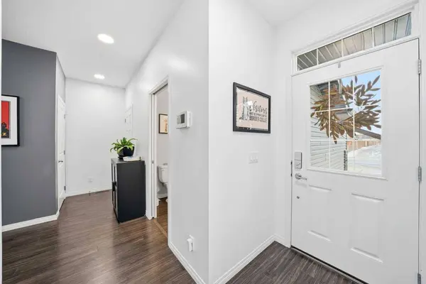 24 Legacy Glen VW SE, Calgary, AB T2X2J4