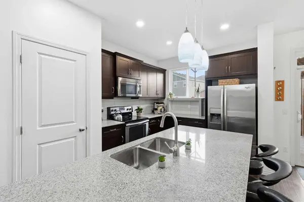 24 Legacy Glen VW SE, Calgary, AB T2X2J4