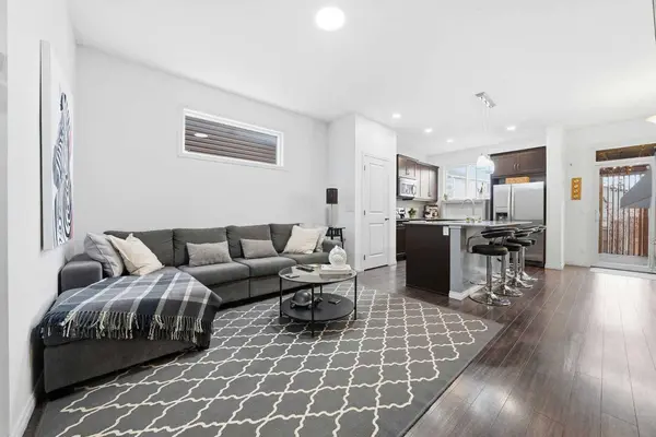 24 Legacy Glen VW SE, Calgary, AB T2X2J4