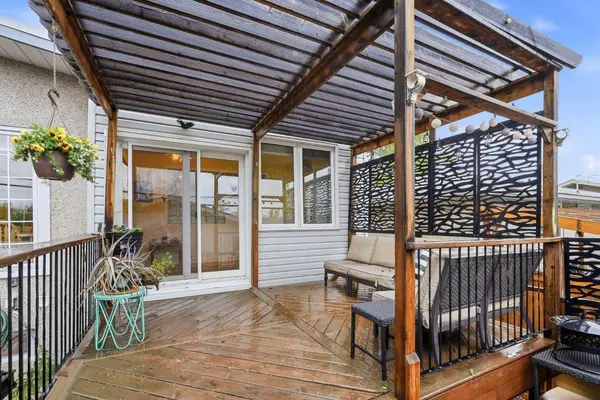 803 Millar RD NE, Calgary, AB T2E 5Z6