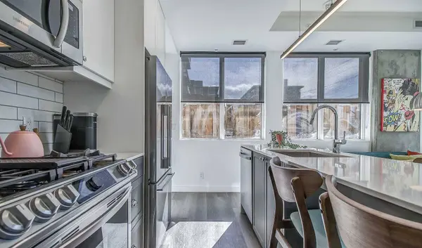 327 9A ST NW #317R, Calgary, AB T2N1T7