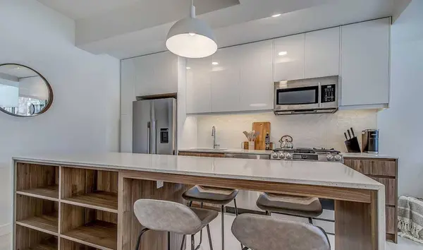 327 9A ST NW #325R, Calgary, AB T2N1T7