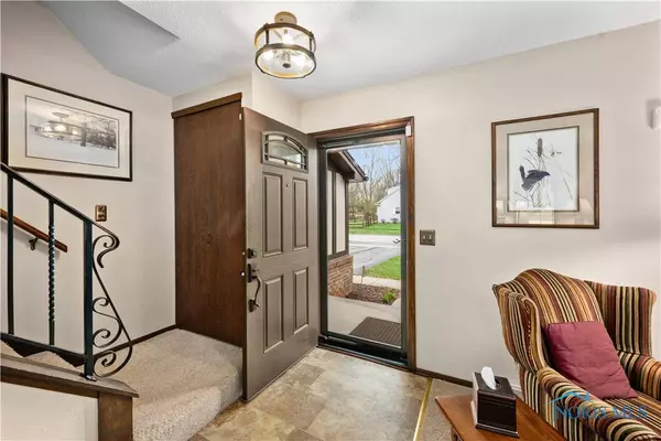 438 Harris CT, Maumee, OH 43537