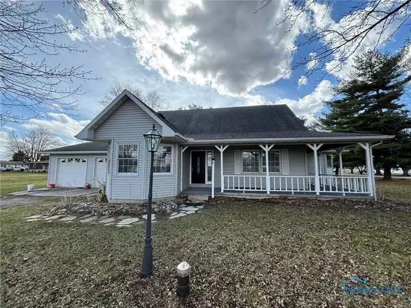 8246 Hawthorne ST, Neapolis, OH 43547