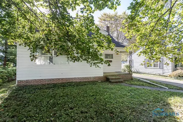 204 W 8th ST, Perrysburg, OH 43551