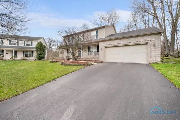 820 Weatherstone RD, Holland, OH 43528