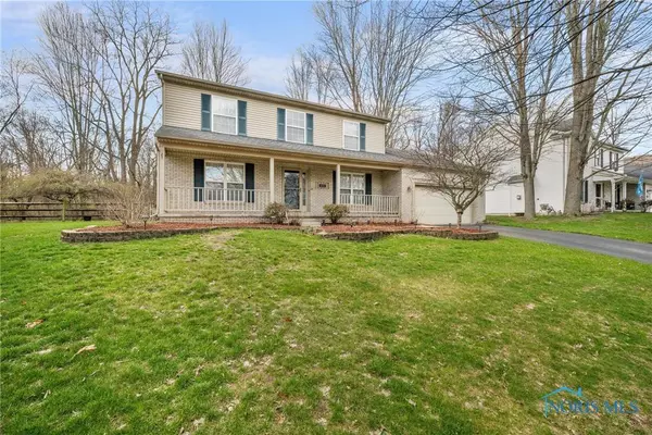 820 Weatherstone RD, Holland, OH 43528