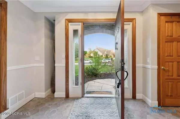 25581 Normandy RD, Perrysburg, OH 43551