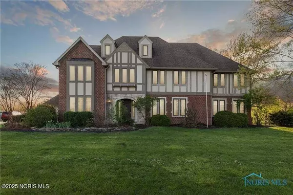 25581 Normandy RD, Perrysburg, OH 43551