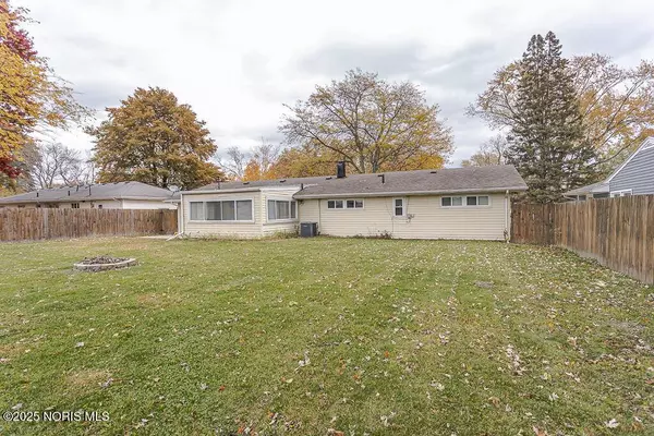 1438 Melvin DR, Toledo, OH 43615