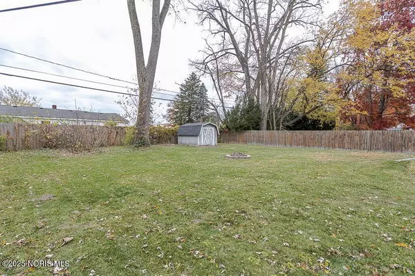 1438 Melvin DR, Toledo, OH 43615