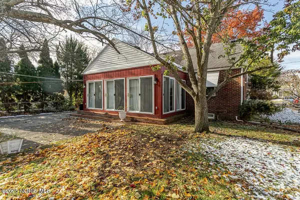 4220 Douglas RD, Toledo, OH 43613