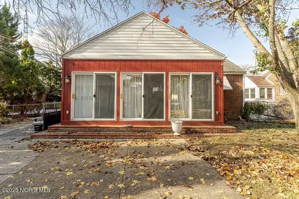 4220 Douglas RD, Toledo, OH 43613