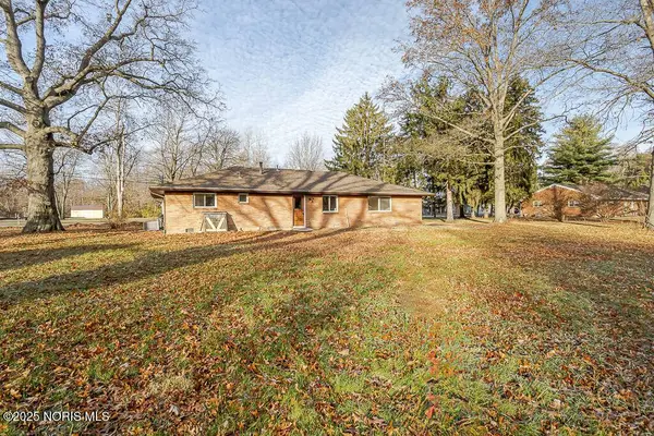 935 Raymil RD, Holland, OH 43528