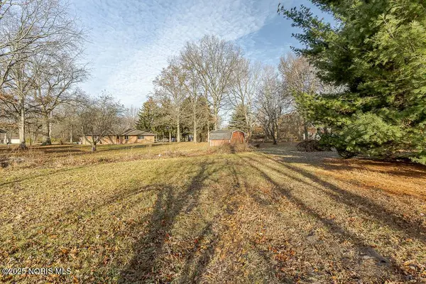 935 Raymil RD, Holland, OH 43528