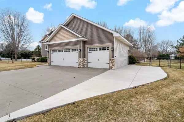20599 Islandview CIR, Lakeville, MN 55044