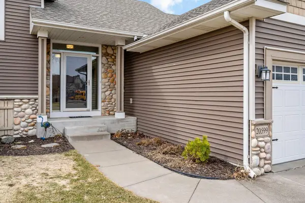 20599 Islandview CIR, Lakeville, MN 55044