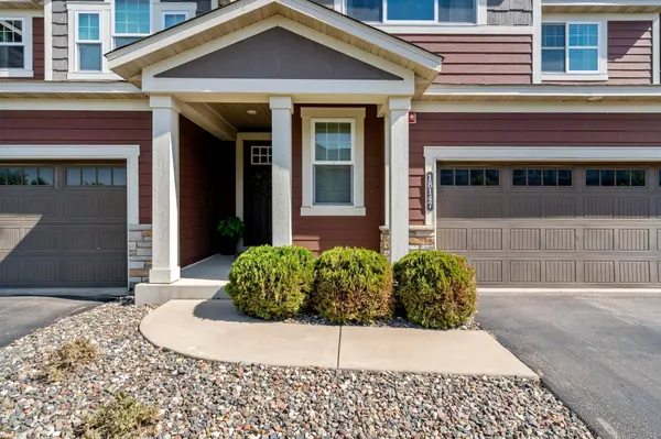 18147 Glassfern LN, Lakeville, MN 55044
