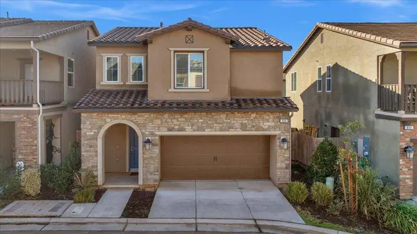 890 Fir ST, Madera, CA 93636