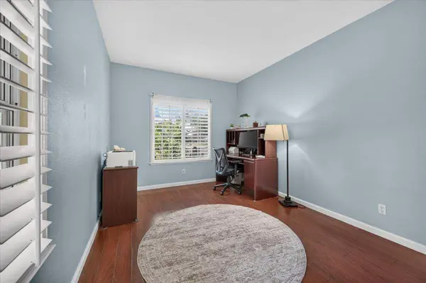 2291 E La Quinta DR, Fresno, CA 93730