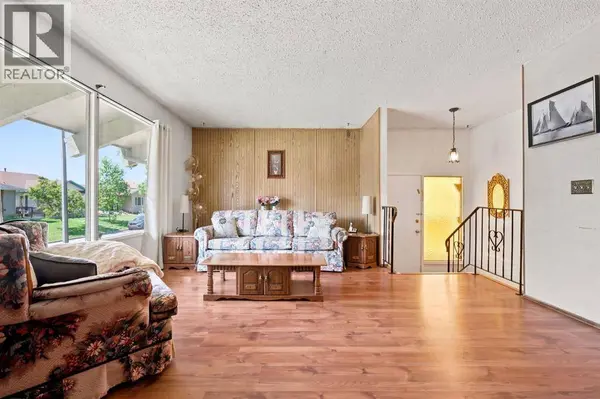 4308 38 Street NE, Calgary, AB T1Y5S8