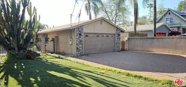 1393 N Navarro Ave, Pasadena, CA 91103