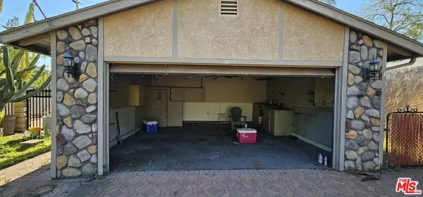 1393 N Navarro Ave, Pasadena, CA 91103