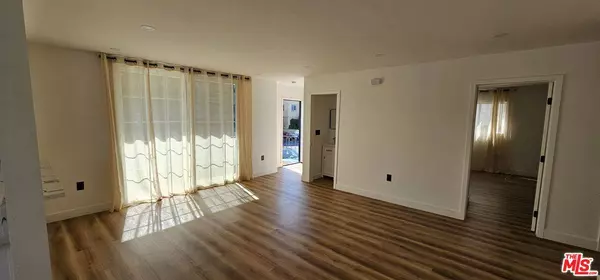 8668 Gregory Way, Los Angeles, CA 90035