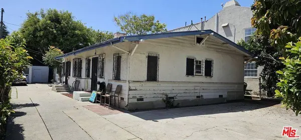 1243 N Beachwood DR, Los Angeles, CA 90038