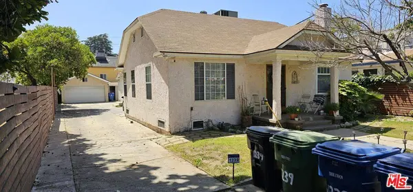 1239 N Beachwood Dr, Los Angeles, CA 90038