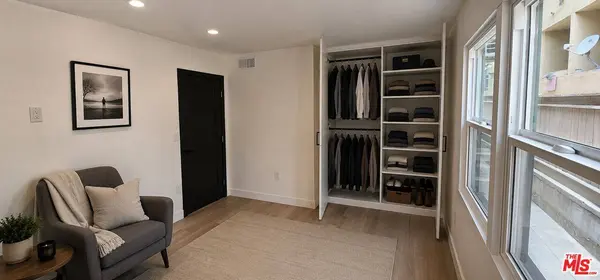 537 S Catalina St, Los Angeles, CA 90020