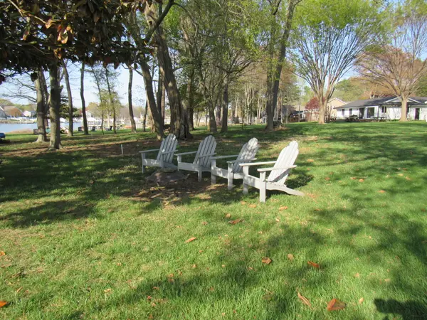 2513 Cecil Dr, Chester, MD 21619-2202