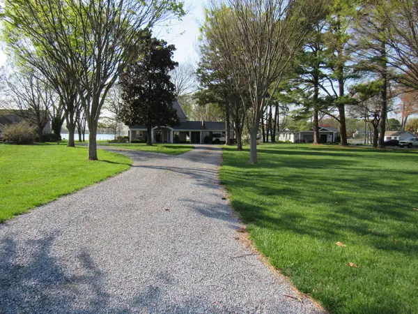 2513 Cecil Dr, Chester, MD 21619-2202