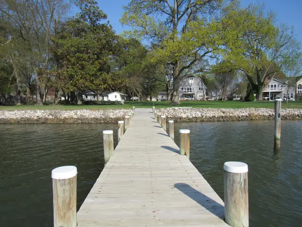 2513 Cecil Dr, Chester, MD 21619-2202