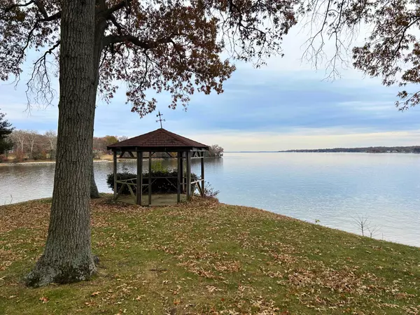 339 N Ferry Point Rd, Pasadena, MD 21122-5114