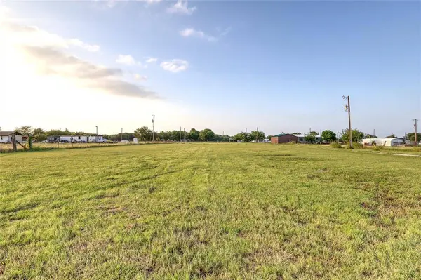 8344 Fm 697, Whitewright, TX 75491