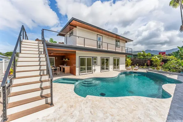 1049 Uluopihi ST, Kailua, HI 96734