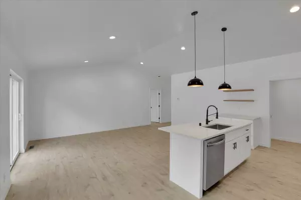 415 S McKee St, Spokane Valley, WA 99016