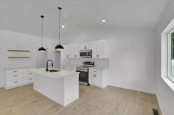 415 S McKee St, Spokane Valley, WA 99016