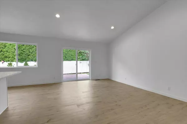 415 S McKee St, Spokane Valley, WA 99016