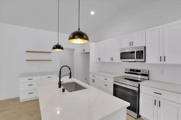 415 S McKee St, Spokane Valley, WA 99016