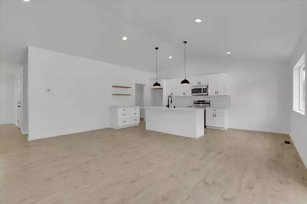 415 S McKee St, Spokane Valley, WA 99016