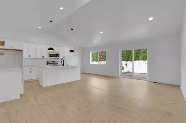 415 S McKee St, Spokane Valley, WA 99016